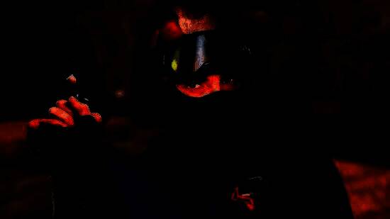 Minh Le接受采访，神情认真，背景为游戏画面与开发资料