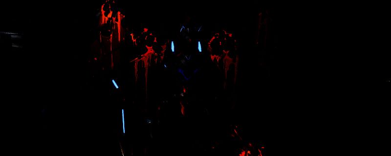 黑豹机甲炽燃涂装效果图，展示五种色块在机甲各部位的分布与搭配效果