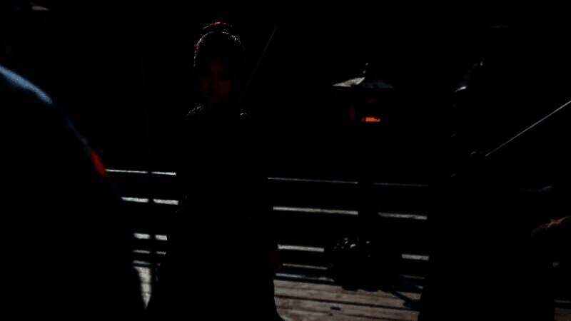 游戏剧情分线示意图，展示情感与悬疑双线并行结构，界面设计简洁清晰