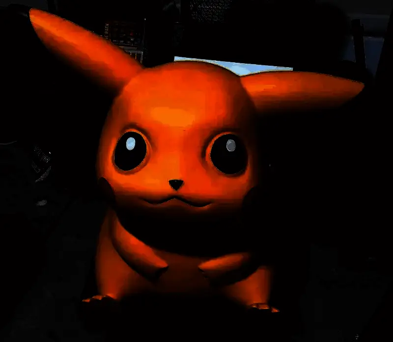 皮卡丘雕像与波克比雕像对比图，展示其原始配套设计