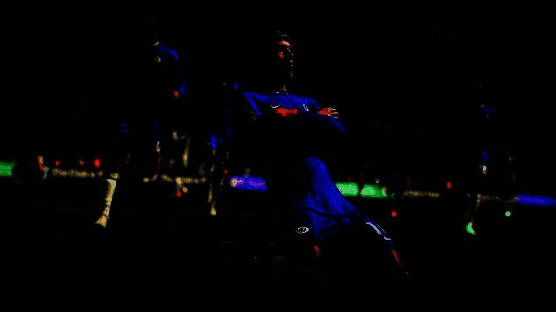 游戏界面展示，显示球员数据与成长路径