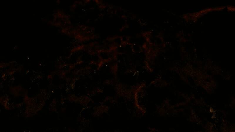 《突袭5》游戏截图，展示战场上的坦克编队与步兵协同作战场景