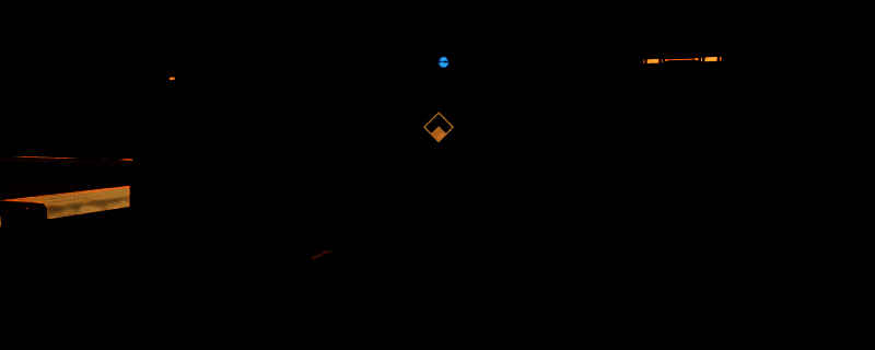 四位训练师分别位于不同区域，其中一位身披金色长袍坐在石椅上，周围有蓝色光晕环绕