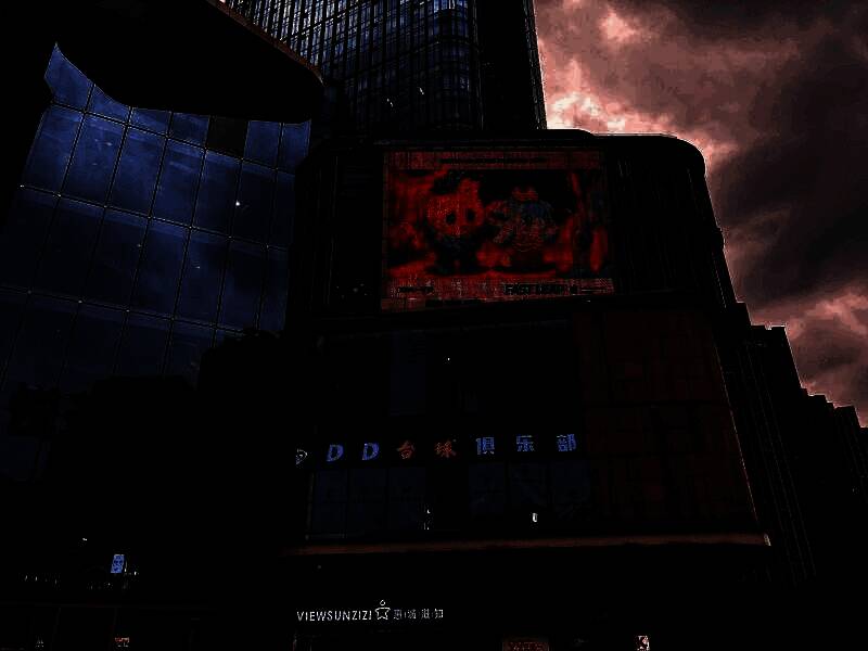 工作人员为小朋友佩戴蛋仔主题贴纸，现场互动温馨有趣