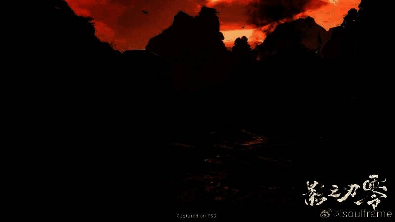 《影之刃零》战斗场景截图，角色身着暗黑武侠风装备，在雨夜环境中挥刀斩敌，光影细节丰富