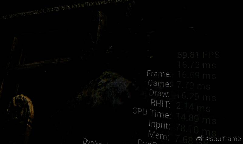 游戏内雨夜场景特写，雨水滴落在角色刀刃与地面，反射出细腻光影，氛围感极强