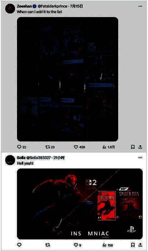 玩家手持《蜘蛛侠》实体版游戏包装盒的老照片，背景为Xbox主机与电视屏幕