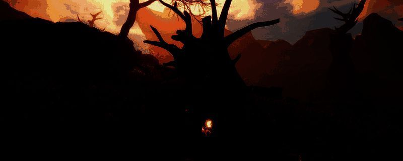 《污痕圣杯：阿瓦隆的陨落》游戏画面，主角身穿神秘盔甲站在荒凉海岸边，背景为阴沉天空与破碎石柱