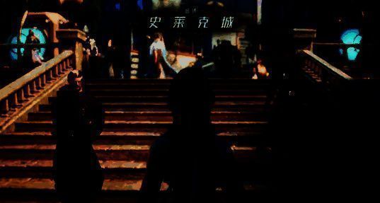 玩家在训练场上与对手激烈交战，技能特效炫目，观众席上有NPC围观