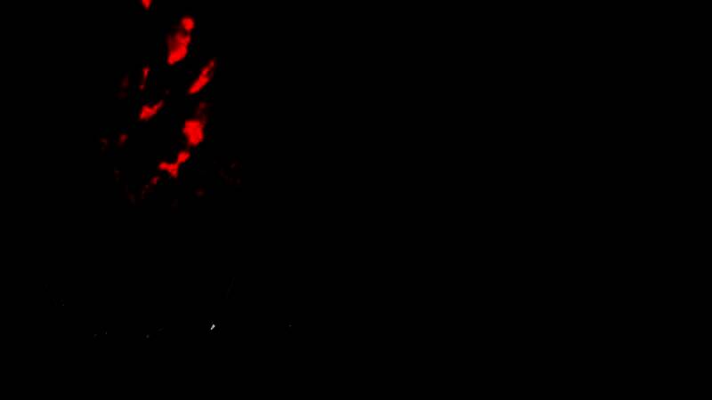 玩家角色化身马萨伊尔，在战场中央释放大招，蓝色灵魂风暴席卷全场