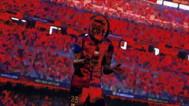 孔德使用伸脚抢截技能，快速下脚断球，动作干净利落，成功夺回球权