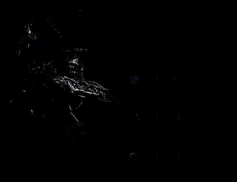 追踪者角色创建界面属性预览图，显示力量、敏捷、耐力等数值分布均衡