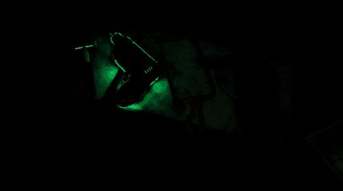 开发者团队LOGO与‘Alice Games’字样，背景为深海暗影