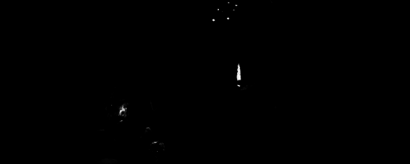 《独眼利霍》游戏主视觉图，昏暗场景中一只巨大的独眼在黑暗中凝视，充满压迫感与神秘气息