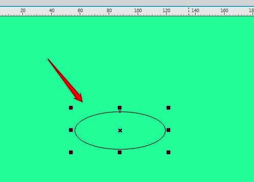 绘图区域内显示一个黑色边框的椭圆，位于画布上方位置