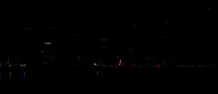 自由变换状态下的流星线条，呈斜向拉伸，角度已调整