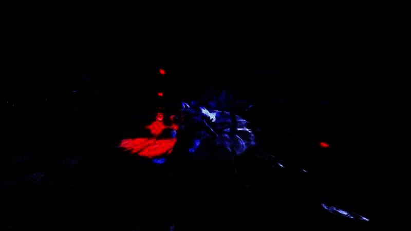 技能释放特写镜头，火球高速旋转，能量涌动