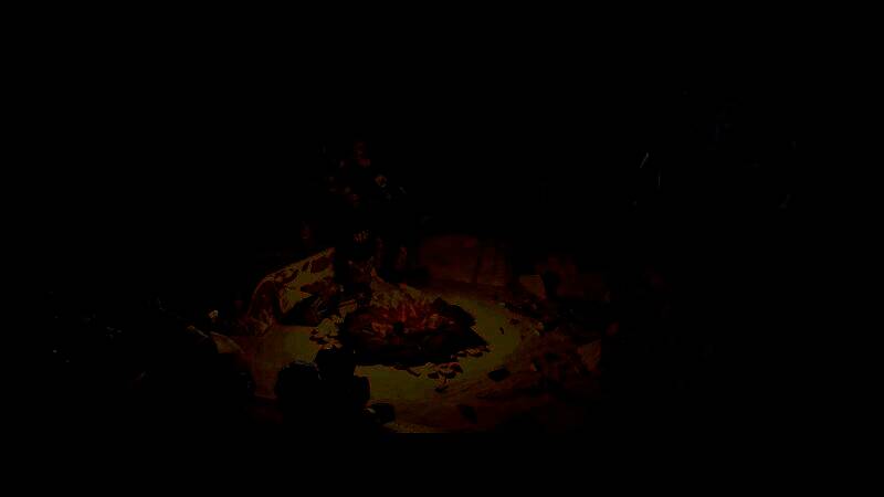 限量版周边展示，包括维克斯主题手办与T恤