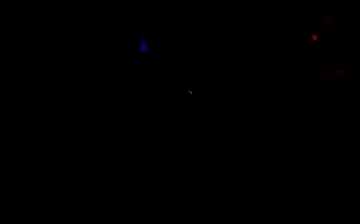 玩家在地宫中面对巨大石门，门上刻有‘七杀’二字，气氛神秘