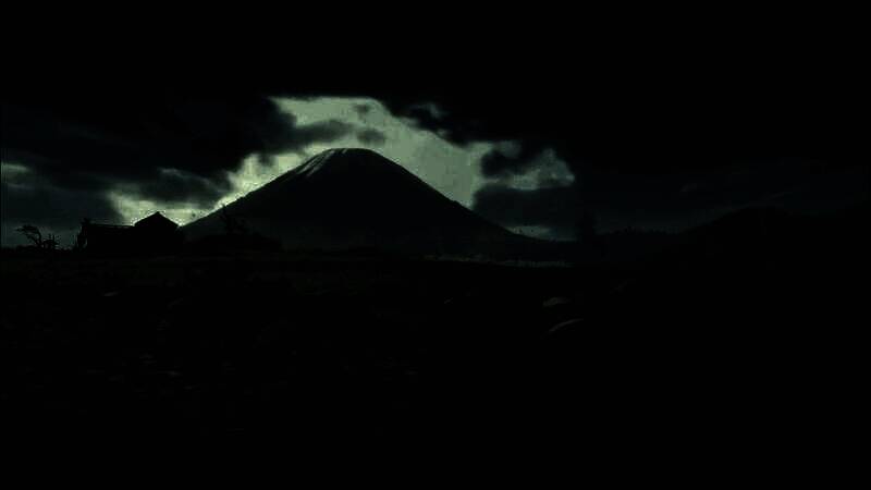 主角在神社点燃香火，祈愿复仇成功