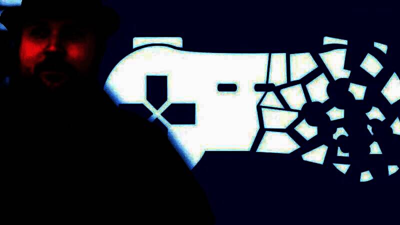 Notch在社交媒体上发表言论的截图，背景为《我的世界》经典像素风格界面，文字强调‘如果购买不算拥有，盗版就不算偷窃’