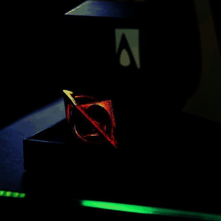 陆逊角色PV手稿展示，描绘其人生不同阶段的形象变化，从青年儒将到暮年沉思，情感细腻