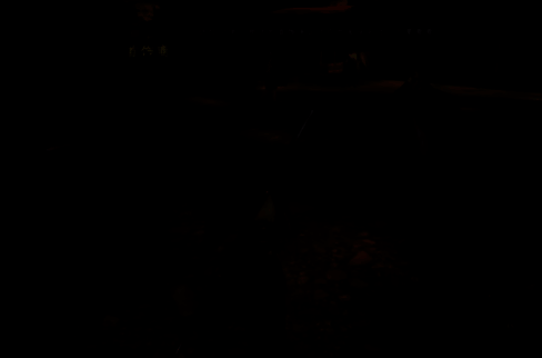 角色在山间古庙前化缘，天空雷光闪烁，预示重大剧情即将开启