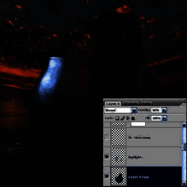 复制玻璃图层并降低不透明度，增强反光真实感