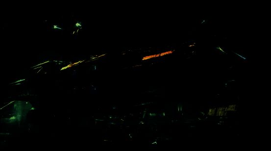 AC720-艾格勒姆未名者英雄舰在星空中缓缓航行，舰体流光溢彩，周围环绕着战斗残骸与星云光影