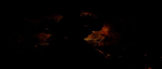 自走棋模式新主公【项羽】立绘，身披重甲，手持霸王枪，背景为乌江与战鼓，气势磅礴