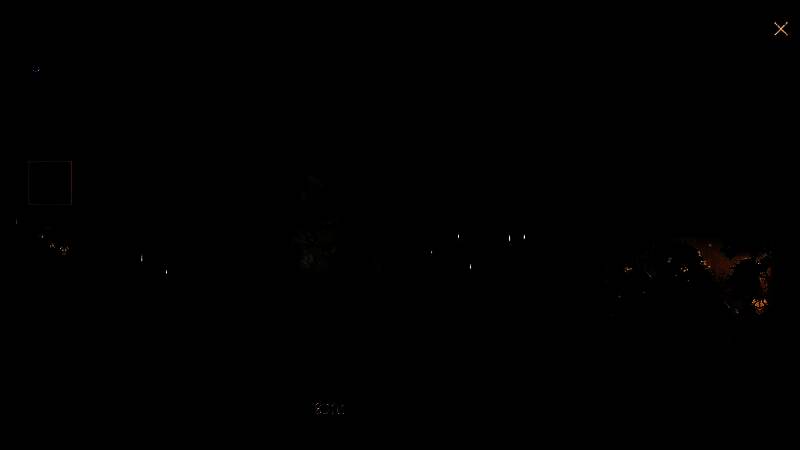 哥雷姆使魔在战场上抵御怪物围攻，周身散发土黄色光芒，岩石构造的身体展现出强大防御姿态