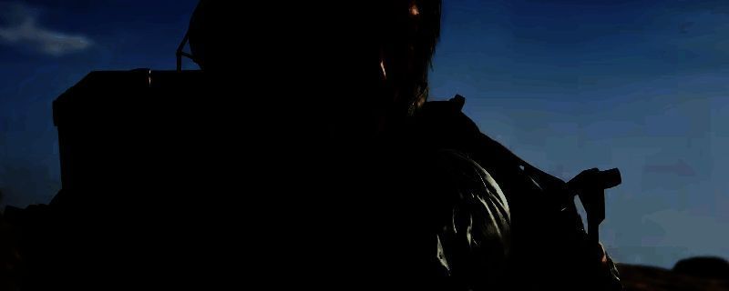 《死亡搁浅2》中Sam在私人套间内与偶人互动的场景，背景灯光柔和，氛围神秘