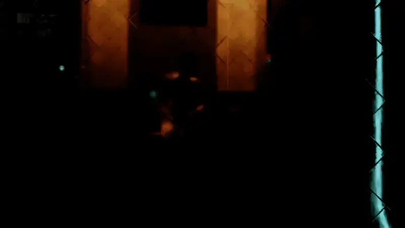 从高处俯瞰浴室全景，暖色调灯光与流动水纹交相辉映，展现沉浸式环境设计