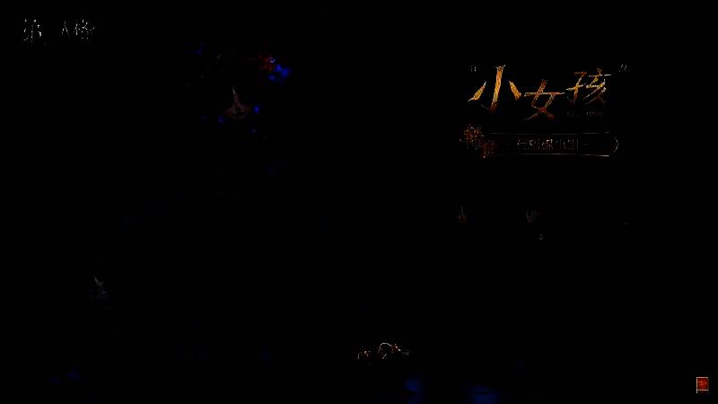 小女孩-石榴碟小姐时装展示，红裙如石榴饱满，银边蕾丝点缀，蝴蝶环绕飞舞