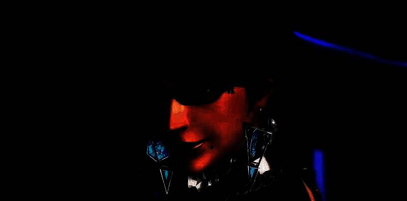 Hellena Taylor发布视频控诉配音报酬过低，神情严肃地面对镜头表达不满