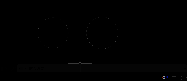 用户正在使用圆命令绘制第一个圆形，命令栏显示圆心与半径输入过程