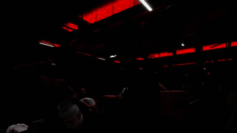 角色正在厨房准备高蛋白餐食，桌上摆放鸡胸肉、鸡蛋和营养补剂