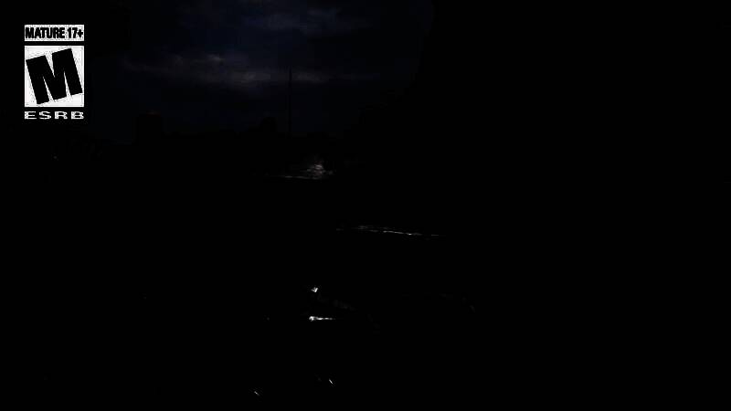 和平行者作战服正面展示，角色身穿黑色战术装甲，肩部有红色标志，背景为密林环境