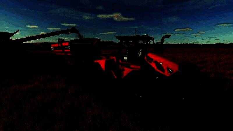 新型水陆两用车辆在浅水区行驶，兼具轮式底盘与浮筒设计