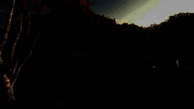 多种品牌农机整齐排列，包括久保田、约翰迪尔等标志性设备