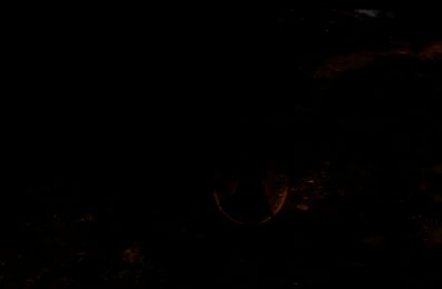 华山派角色施展独孤九剑瞬间，剑气纵横，敌人被击退并显示破招状态提示