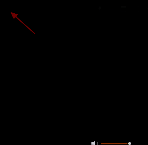 PotPlayer左上角菜单图标特写，鼠标指针正指向该区域，界面清晰展示入口位置