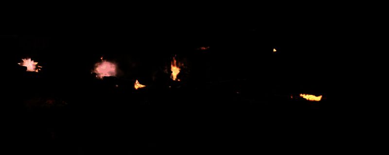 《断箭》游戏中火炮单位正在快速转移阵地，炮管收起，车辆高速行驶在崎岖地形上