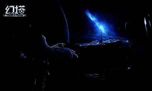 游戏内剧情过场画面，展现启罗飞船群在星空中航行，远处星球残破，氛围苍凉而壮阔