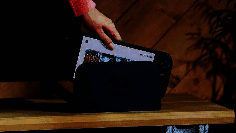 任天堂Switch 2主机外观曝光图，展示其升级后的硬件设计与接口布局