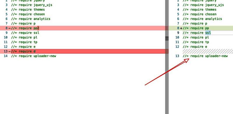VSCode并排显示两个文件，红色高亮区域清晰标示出代码差异部分