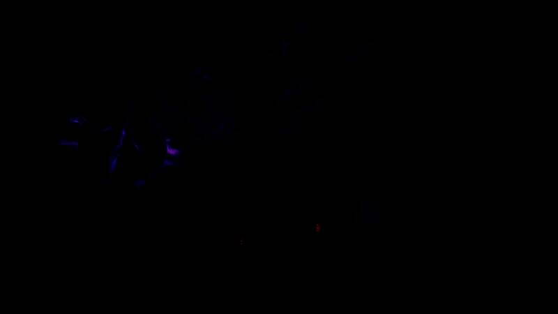 《无主之地4》幕后访谈画面，Gearbox叙事总监Lin Joyce与Sam Winkler正在讲解游戏新派系设定