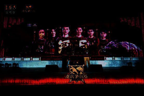 仿汉龙虎纹漆器古鼎特写，纹路精美，色泽古朴，展现传统工艺与游戏文化的结合