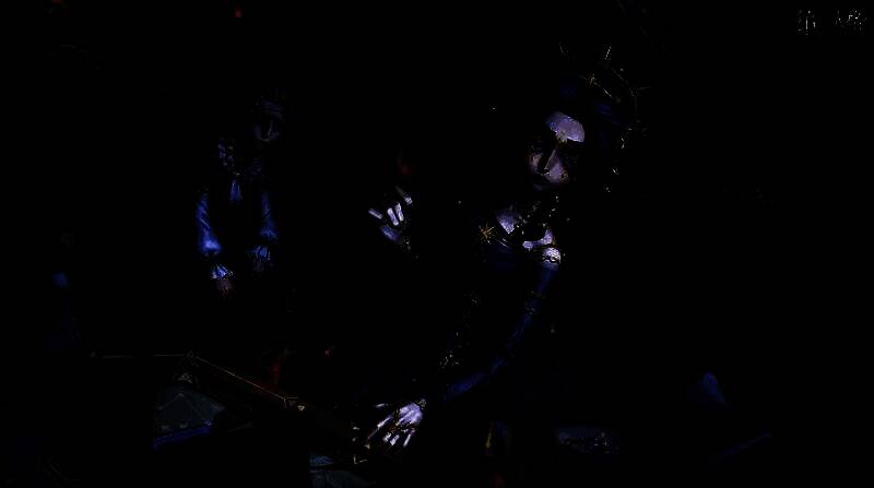 剧情CG插画，描绘观星会现场，多名角色神情各异，气氛诡异紧张