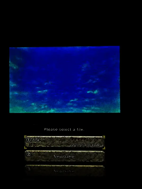 卡带背面金属触点清晰可见，未见明显刮痕或氧化